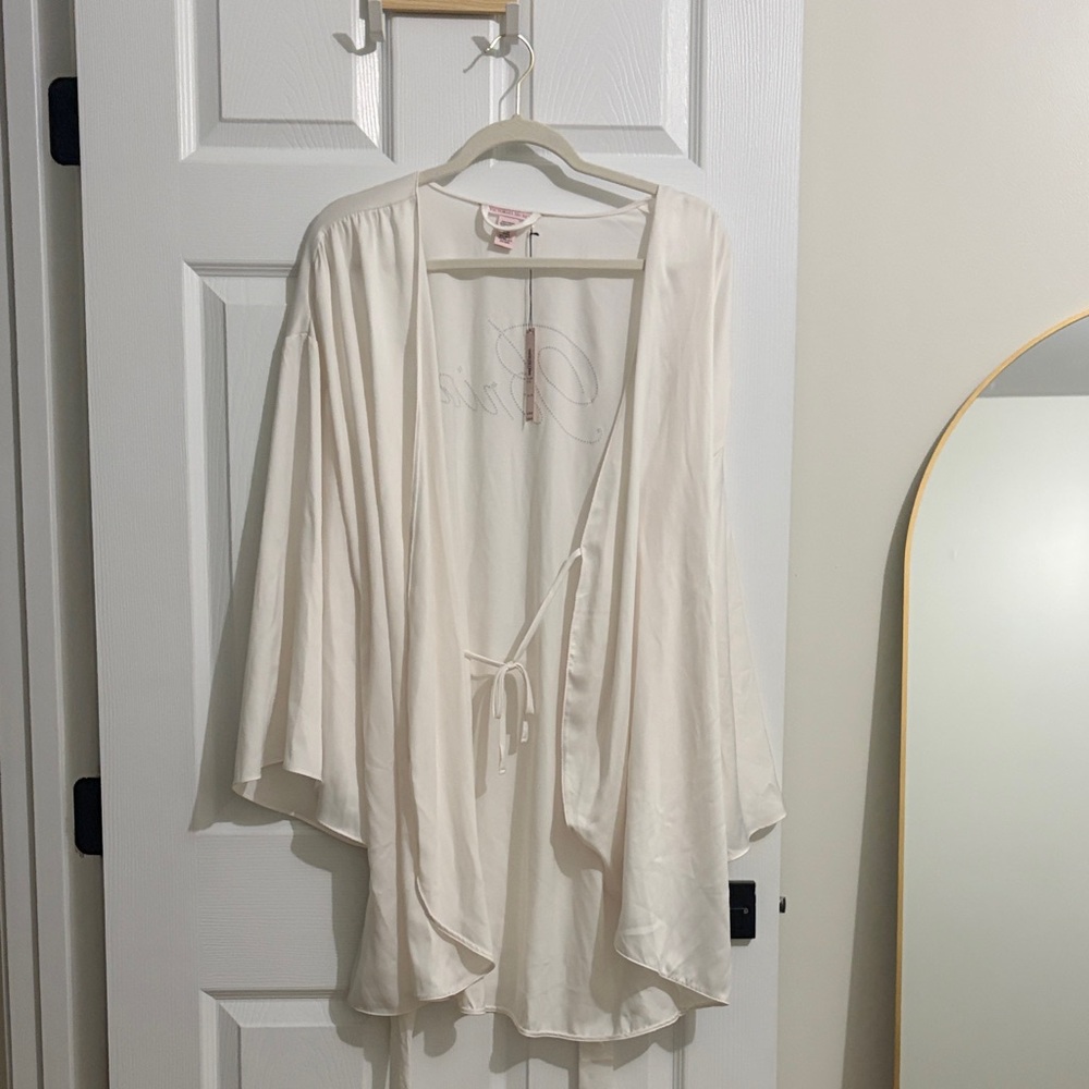 NWT Bride Robe M/L